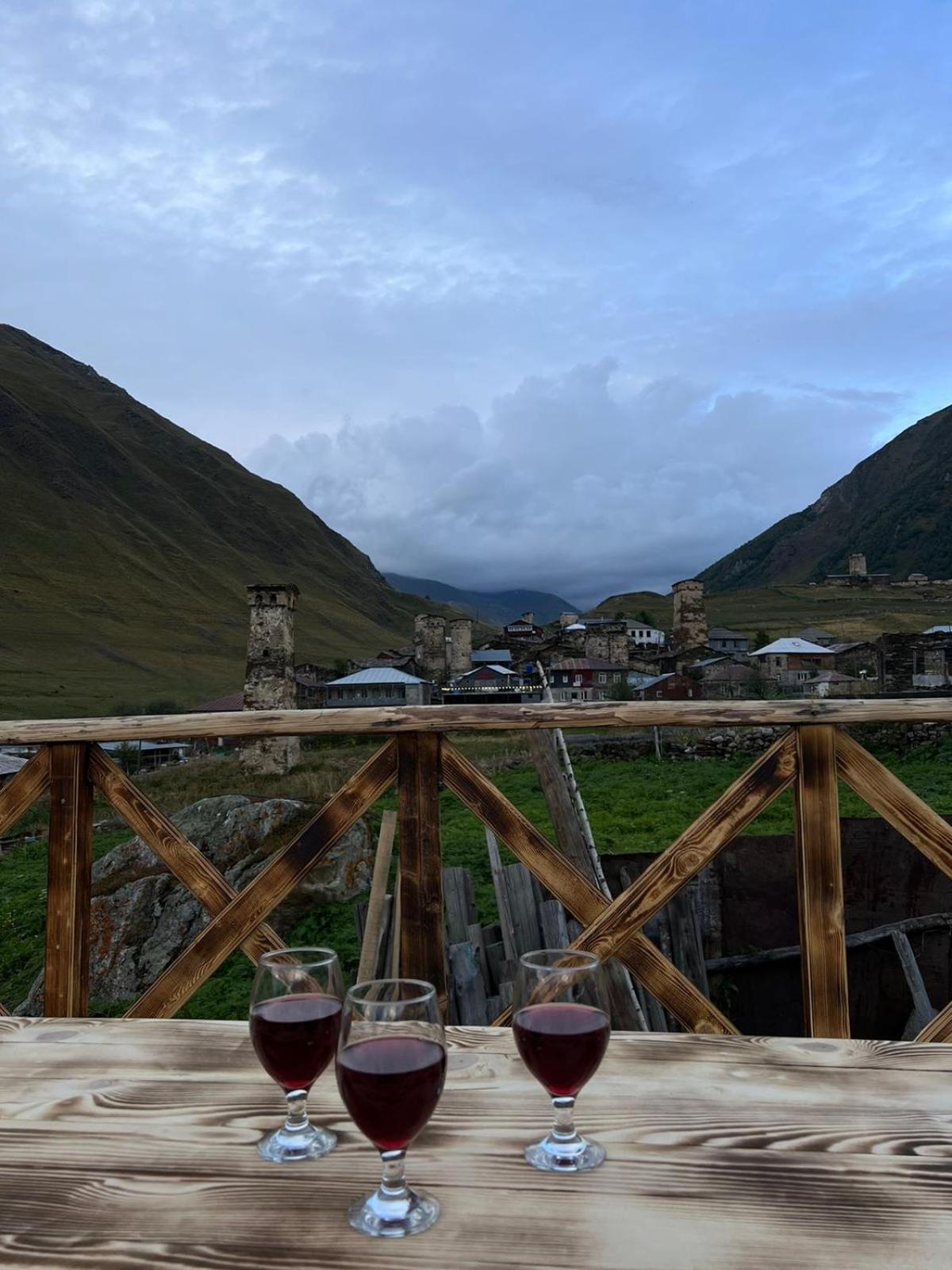 Guest House Buba Ushguli Esterno foto